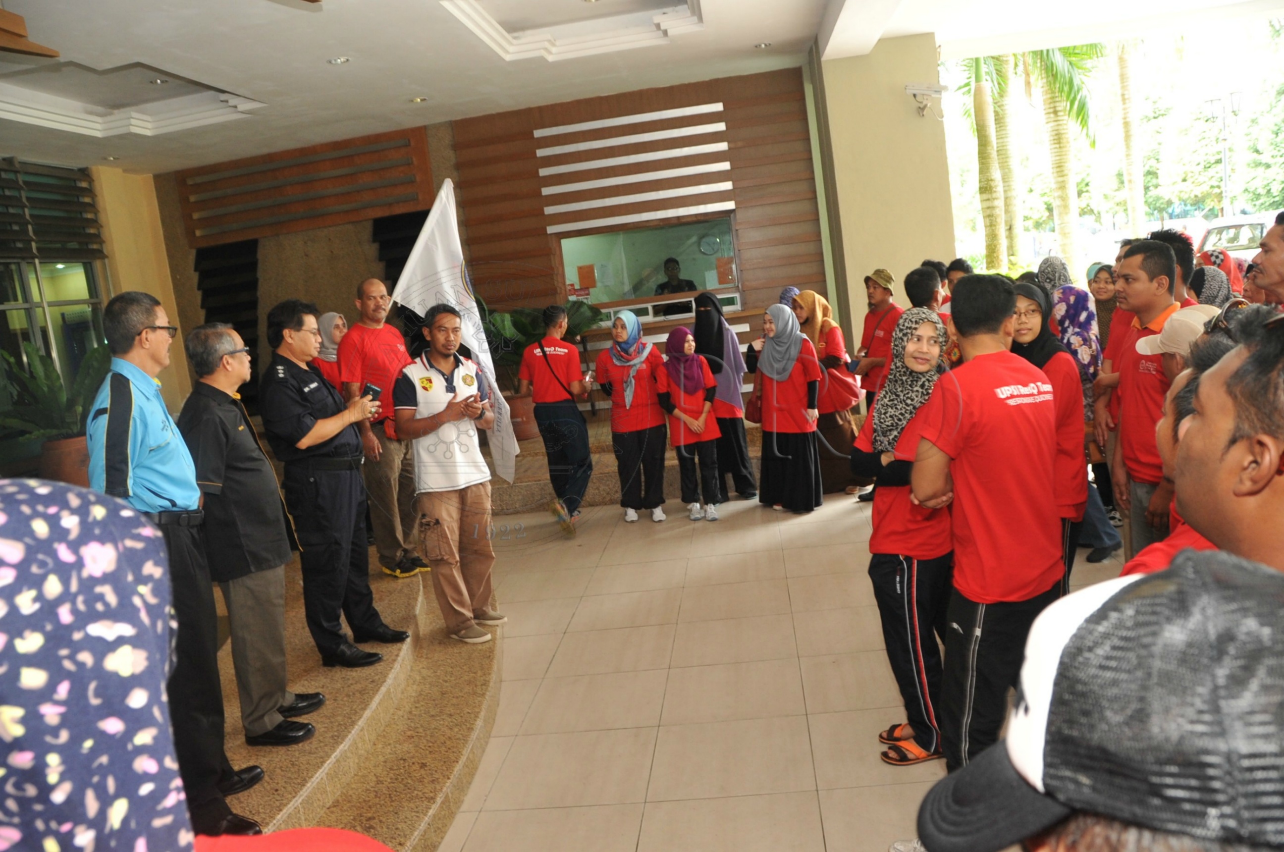 PRO 15 1 RESQ HAS 4215